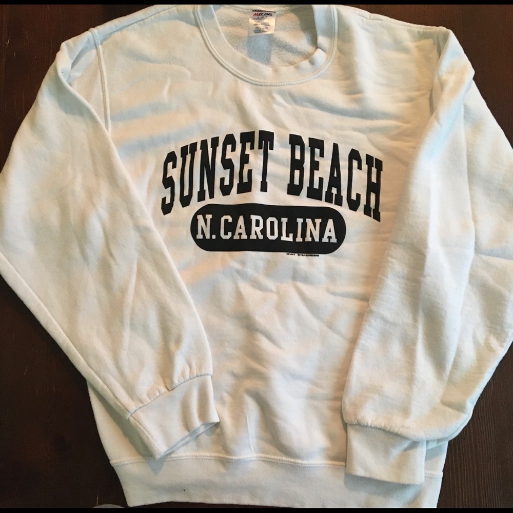 🚫SOLD🚫 White beach sweatshirt